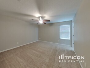 1312 Sarahs Landing Dr in Jacksonville, FL - Building Photo - Building Photo