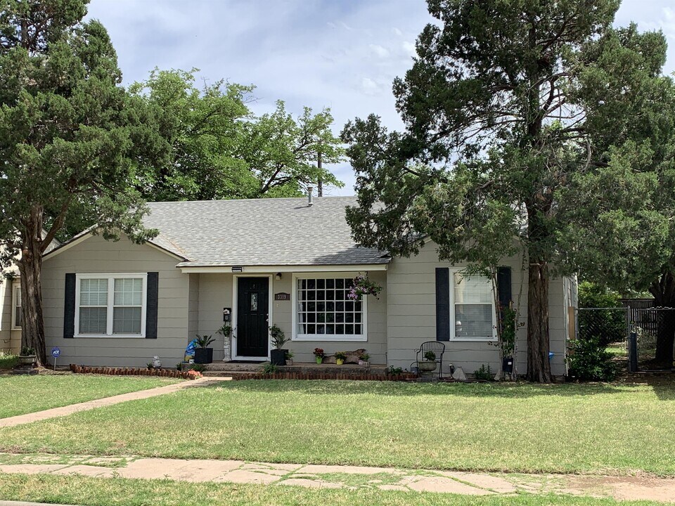 3319 26th St in Lubbock, TX - Building Photo