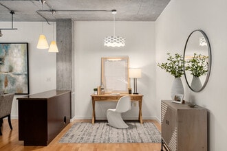 2720 3rd Ave in Seattle, WA - Building Photo - Building Photo