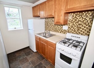 JEFFERSON VILLAGE -- 077 in Washington, PA - Building Photo - Interior Photo