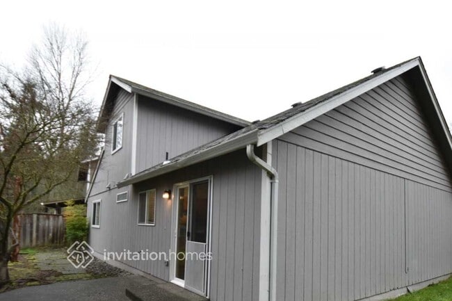 2427 S 354th St in Federal Way, WA - Building Photo - Building Photo