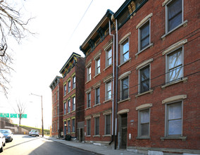 523 Dandridge St in Cincinnati, OH - Building Photo - Building Photo