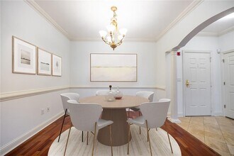 1735 W Peachtree St NE in Atlanta, GA - Building Photo - Building Photo