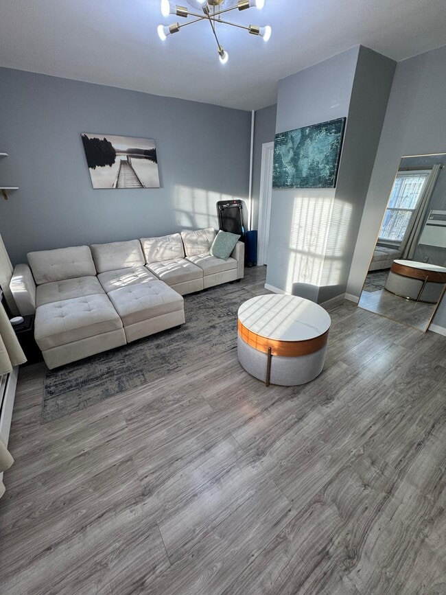 117 N 6th St, Unit 1 in Paterson, NJ - Foto de edificio - Building Photo