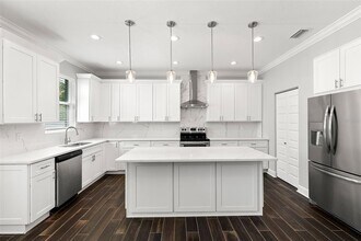 2124 W Beach St in Tampa, FL - Building Photo - Building Photo
