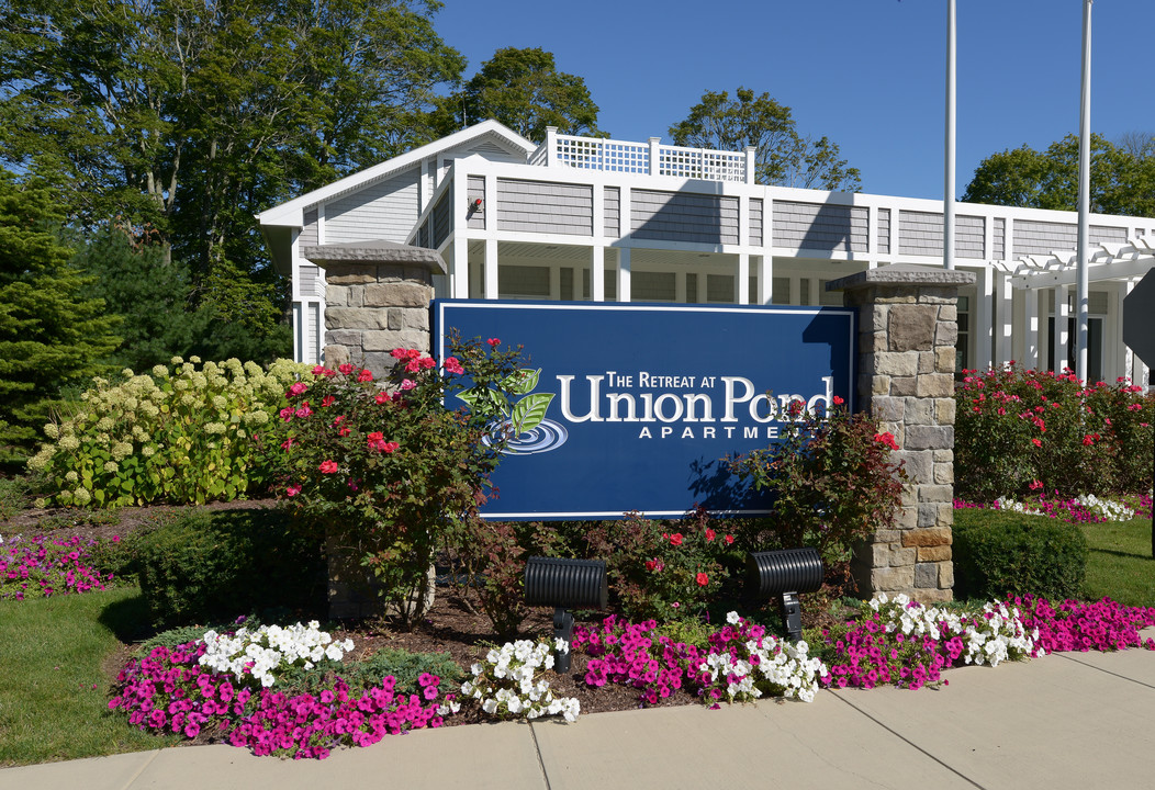 The Retreat at Union Pond in East Wareham, MA - Building Photo