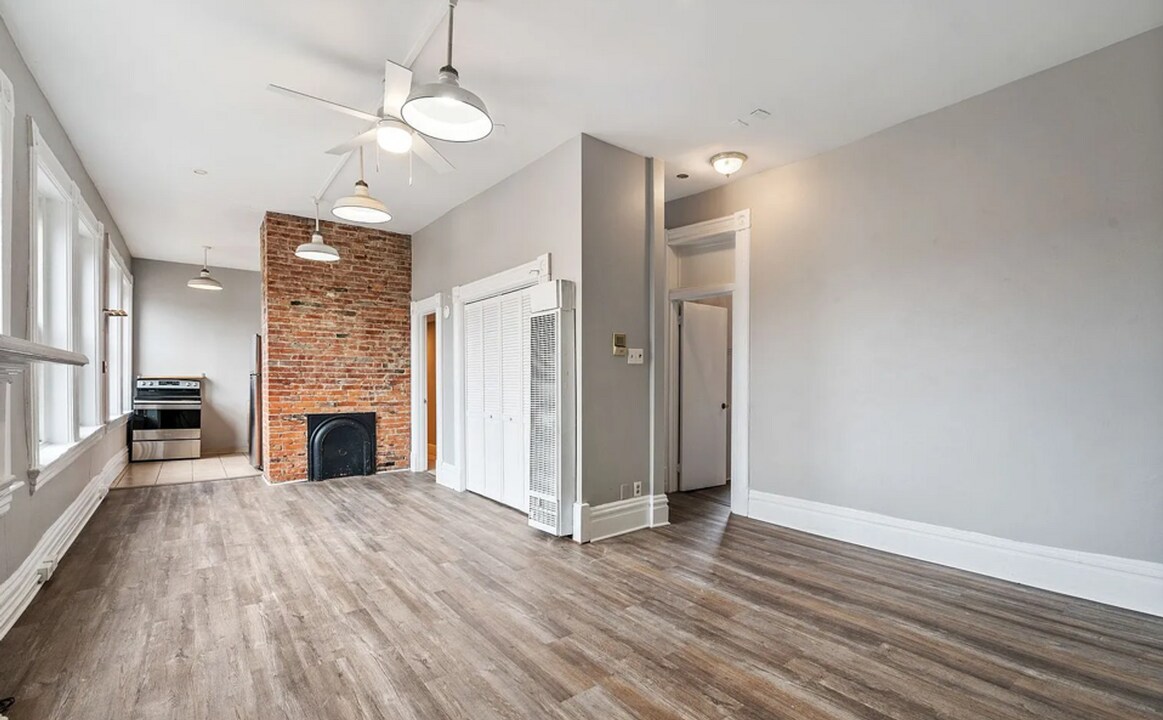 23 Bedford Square in Pittsburgh, PA - Building Photo