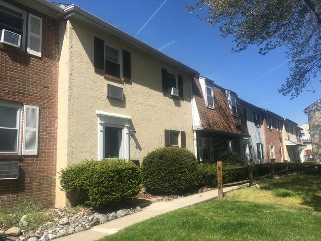 property at 620 S Franklin St