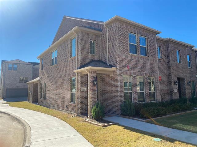 1000 Boyd Ln in Euless, TX - Building Photo