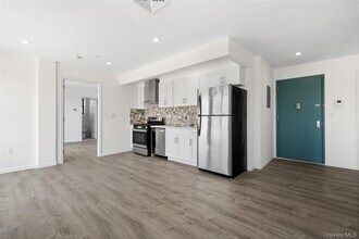 214-10 15th Ave in Queens, NY - Building Photo - Building Photo