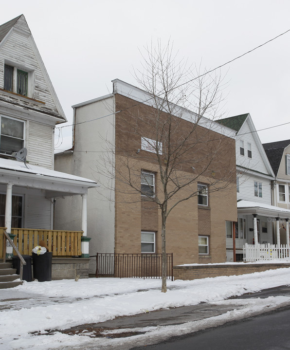 817 Prescott Ave in Scranton, PA - Foto de edificio