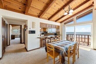 1364 Weymouth Ln in Ventura, CA - Building Photo - Building Photo