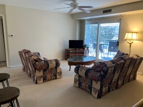 119 Old Forge Xing, Unit 119 in Devon, PA - Building Photo - Building Photo