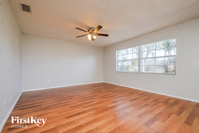 4402 Lanier Dr in Tampa, FL - Foto de edificio - Building Photo