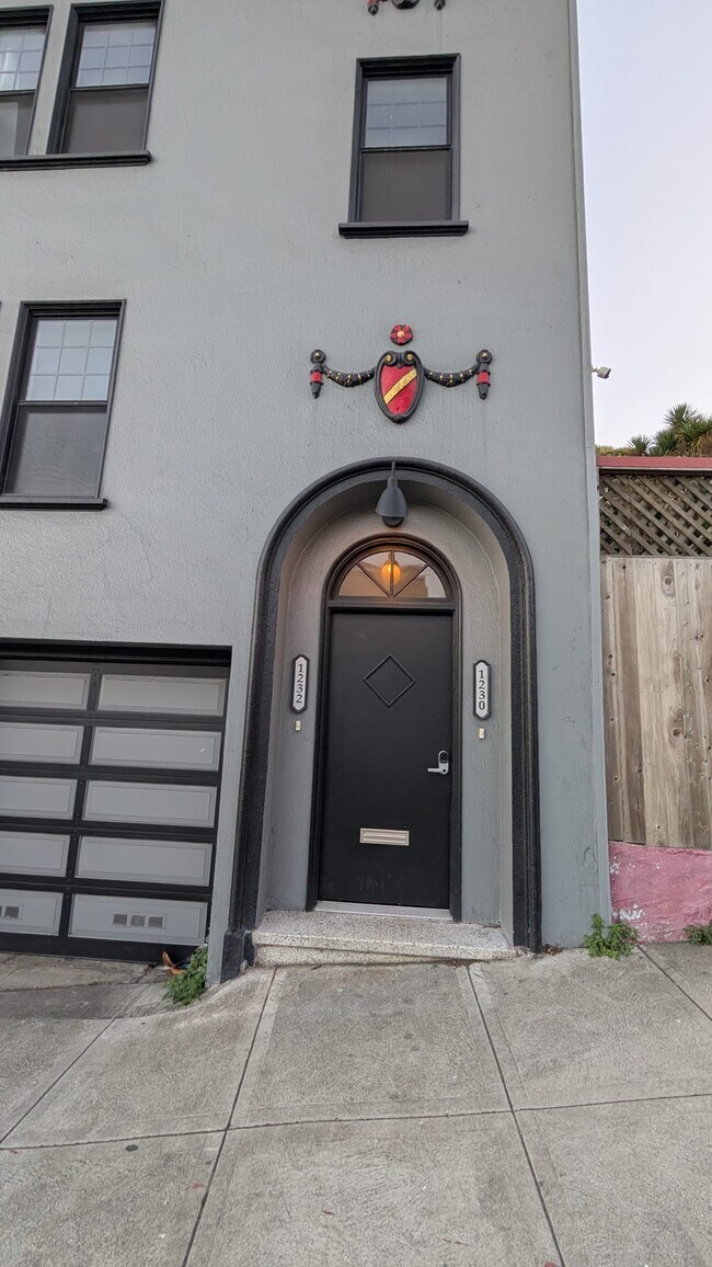 1232 Cortland Ave in San Francisco, CA - Foto de edificio - Building Photo