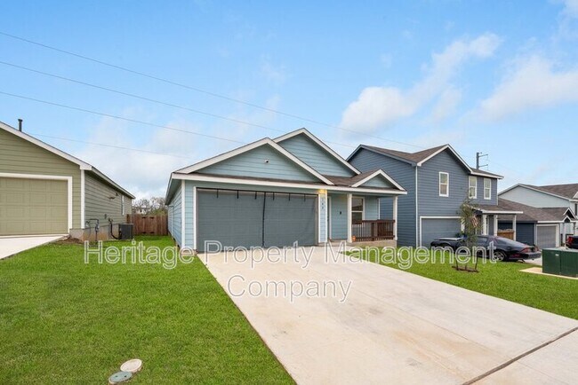 140 Wood Moss Dr in Floresville, TX - Building Photo - Building Photo