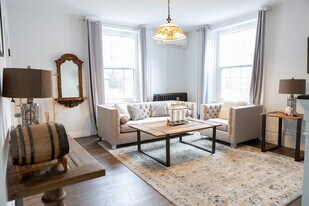 2014 Edinburgh Dr in Burlington, ON - Building Photo