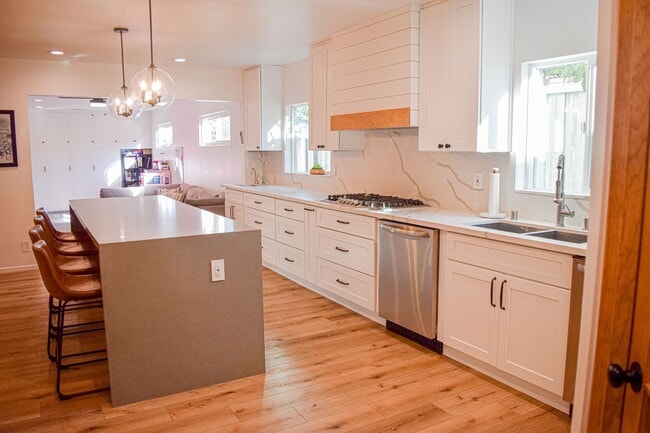 property at 4711 59th St