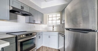 Birch Apartment Homes in Dallas, TX - Building Photo