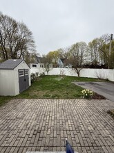 129 Poquonnock Rd in Groton, CT - Foto de edificio - Building Photo