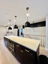 8 Robeson St, Unit 1 in Boston, MA - Building Photo - Building Photo