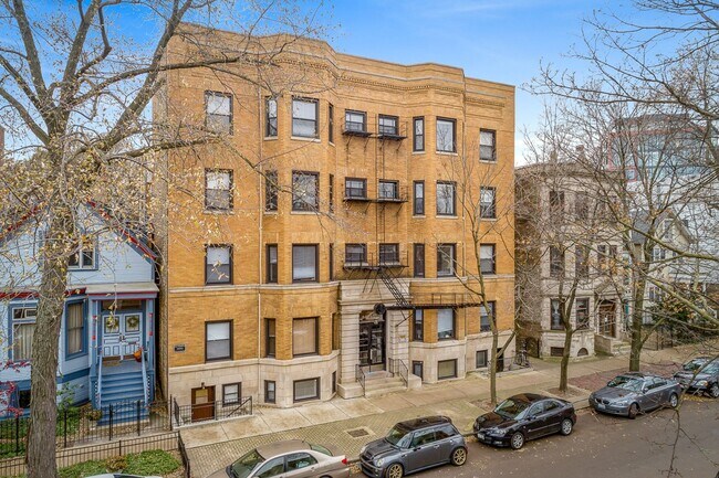 847 W Lill Ave, Unit 849-M in Chicago, IL - Building Photo - Building Photo
