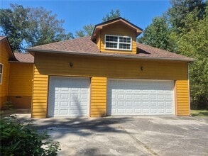 3873 King Edward Trail SW in Atlanta, GA - Building Photo - Building Photo