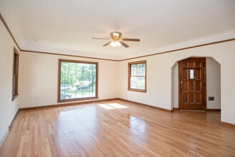 2628 Northeast Ainsworth Street, Unit A in Portland, OR - Building Photo - Building Photo