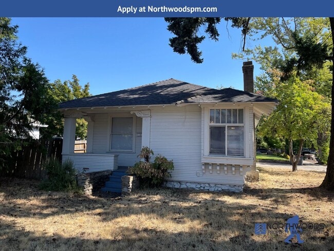 204 Crater Lake Ave