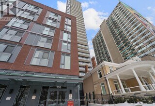 308 Jarvis St in Toronto, ON - Building Photo - Building Photo