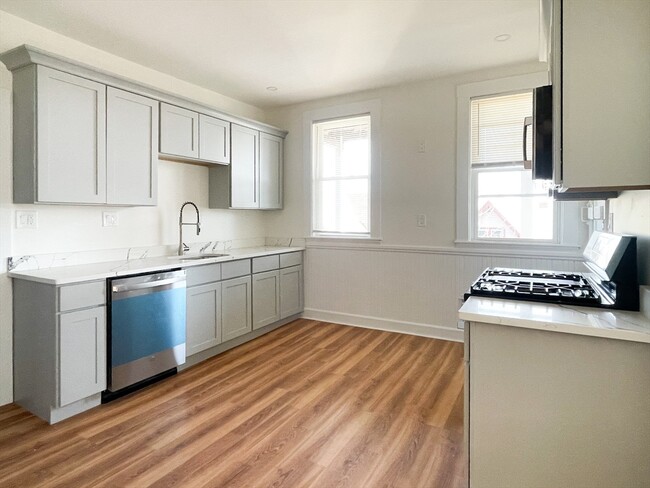 58 Claybourne St in Boston, MA - Building Photo - Building Photo
