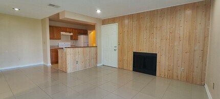 2550 N Alafaya Trail in Orlando, FL - Building Photo - Building Photo