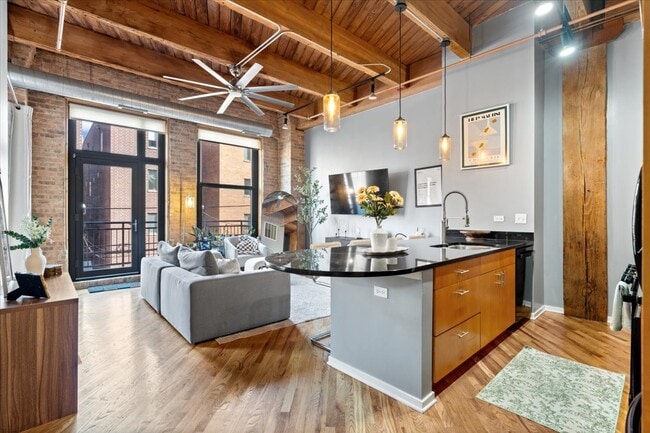 property at 1040 W Adams St