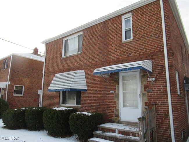 property at 410 E 222nd St