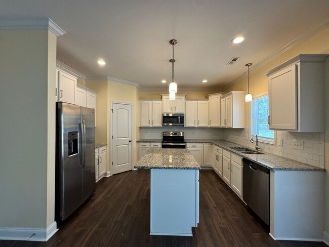 1937 Golf Course Rd in Raeford, NC - Building Photo - Building Photo