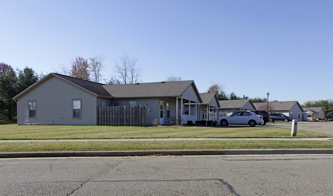 680-730 Beverly Ave in Canal Fulton, OH - Building Photo - Building Photo