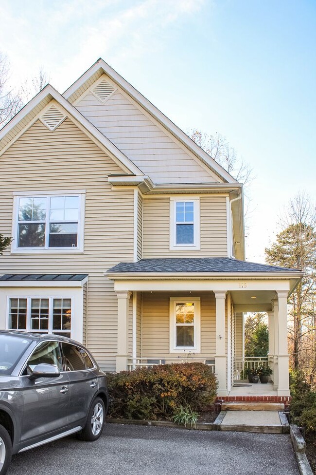 115 Boxwood Ct in Charlottesville, VA - Foto de edificio - Building Photo