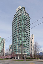 Bayshore Towers II in Vancouver, BC - Building Photo - Building Photo