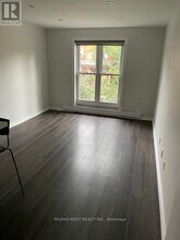 13-13 Sorauren Ave in Toronto, ON - Building Photo - Building Photo