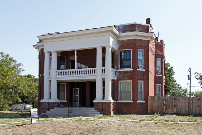 320 N Rock Island Ave in El Reno, OK - Building Photo - Building Photo