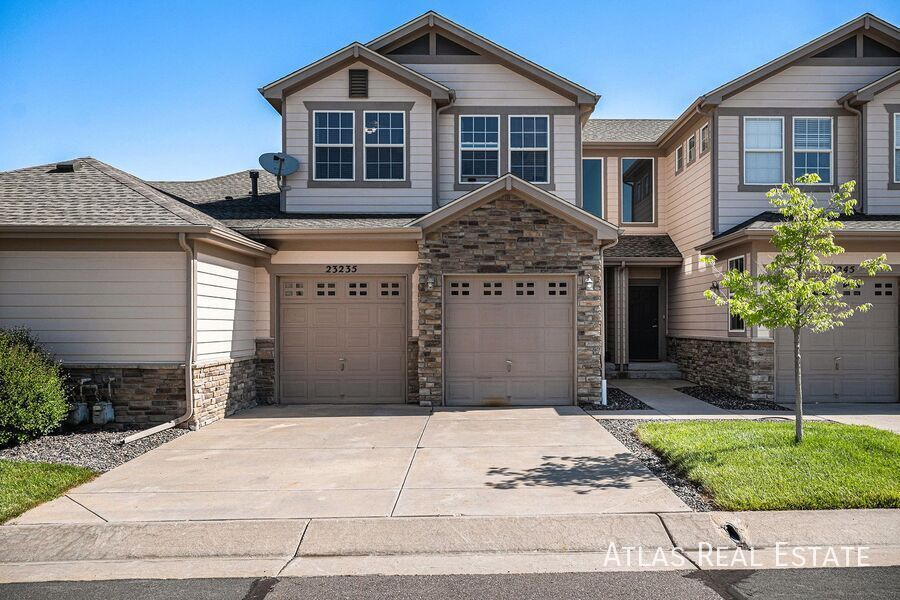 23235 York Ave in Parker, CO - Building Photo