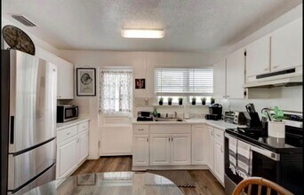 118 Pierce Ave in Daytona Beach, FL - Foto de edificio - Building Photo