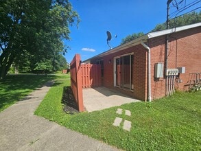 4420 Lovers Ln in Ravenna, OH - Building Photo - Building Photo