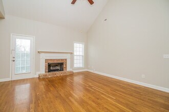 6033 Lori Anne Dr in Spring Hill, TN - Building Photo - Building Photo