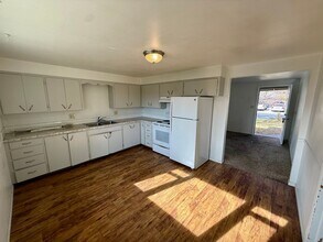 2622 Cedar Dr in Loveland, CO - Building Photo - Building Photo