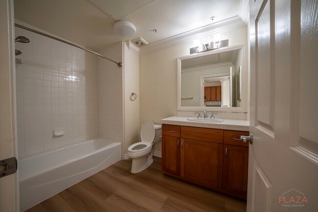 330 J St, Unit 612 in San Diego, CA - Building Photo - Building Photo