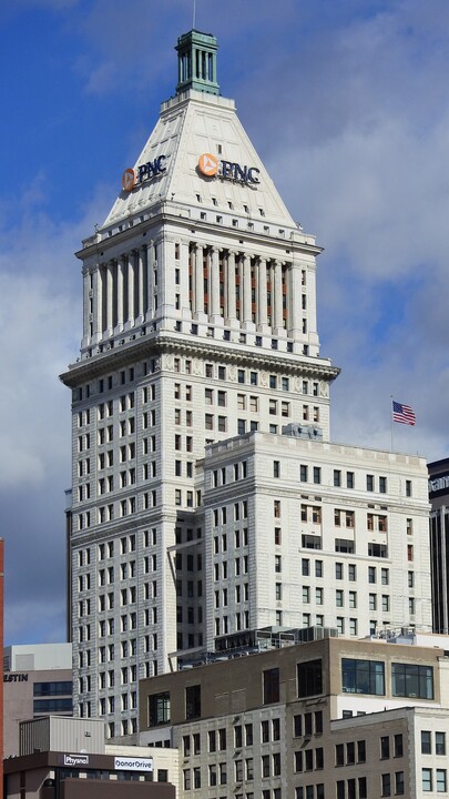 Sky Central in Cincinnati, OH - Foto de edificio