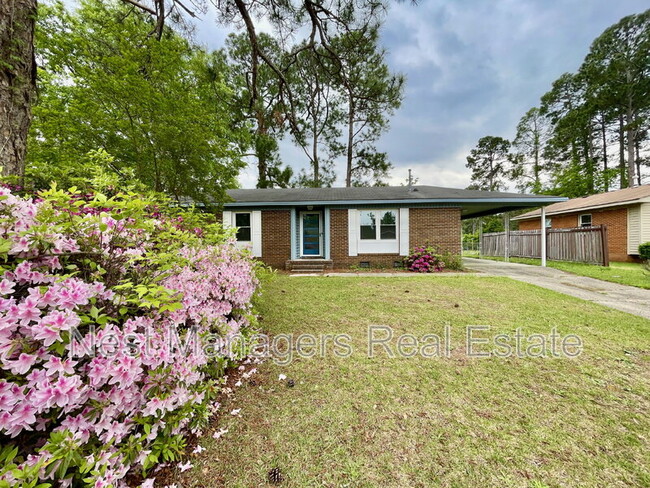 5138 Foxfire Rd in Fayetteville, NC - Foto de edificio - Building Photo