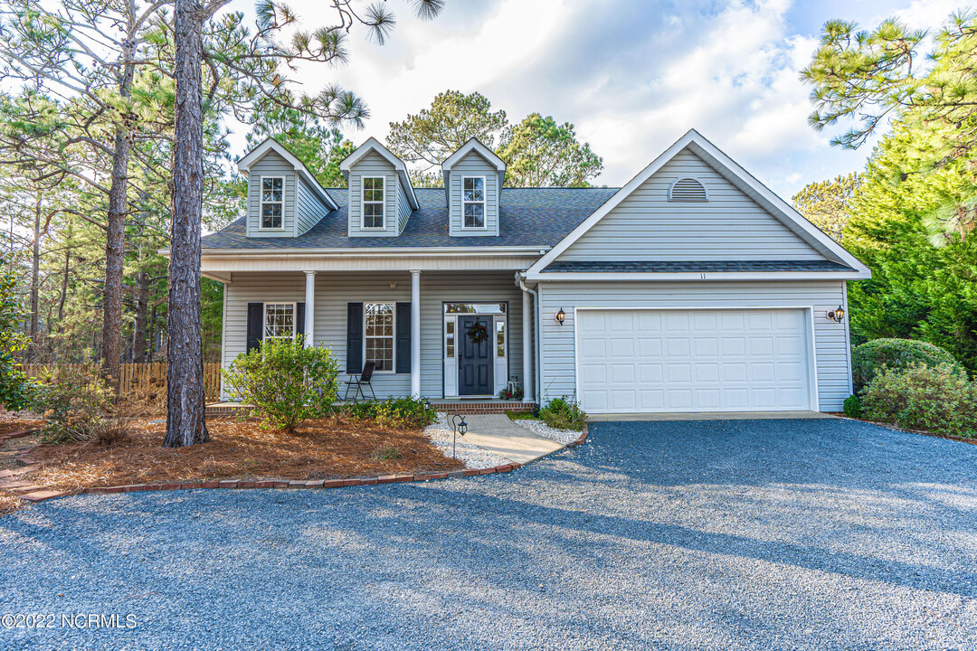 11 Van Buren Ln in Pinehurst, NC - Foto de edificio