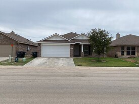 900 E 96th St in Odessa, TX - Building Photo